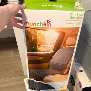 Munchkin Gray Auto Seat Protector Cover